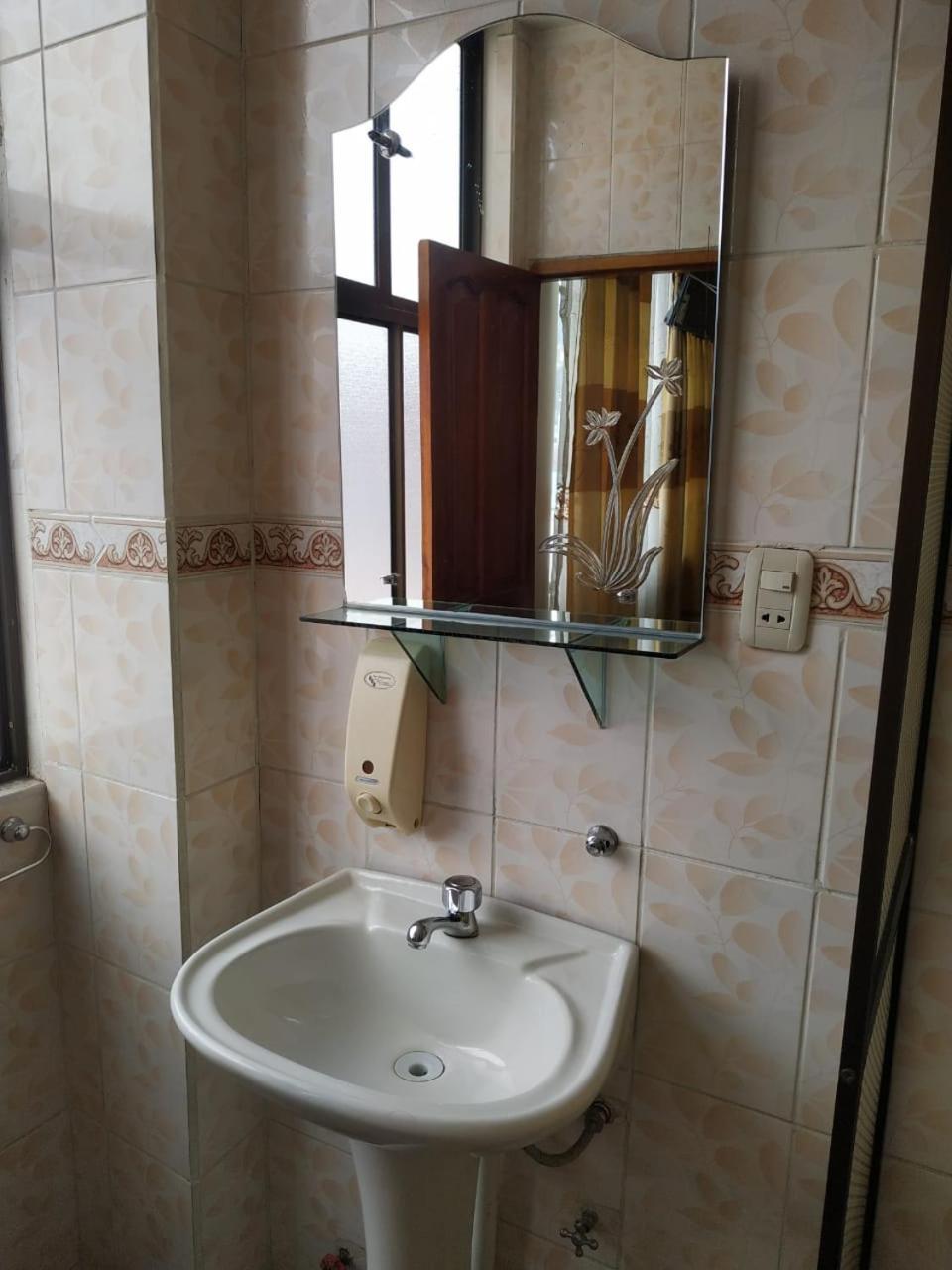Hostal Terrabella Srl Ла-Пас Экстерьер фото